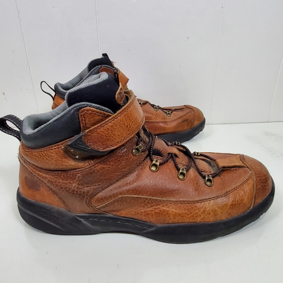 orthopedic hiking boots